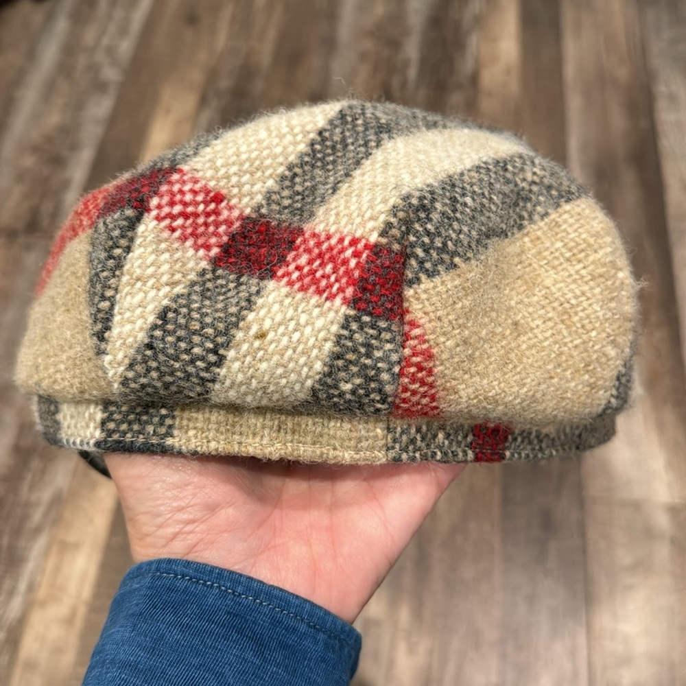Burberry 100% wool hat in signature pattern, size L - Picture 5 of 9